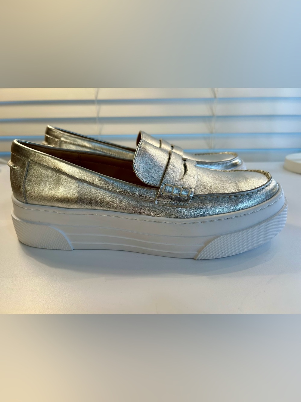 New J/Slides Women’s Metallic Silver Platform Loafer - Size 11